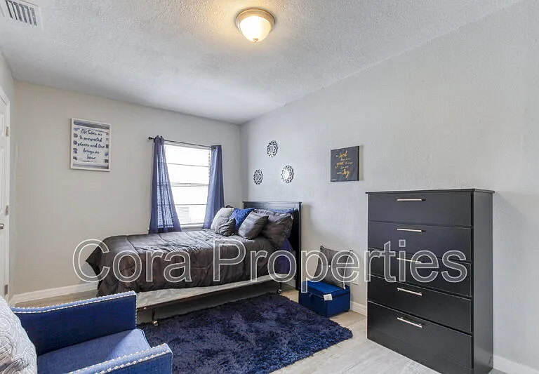 685 Sears Ave NE #4 — Photo 43