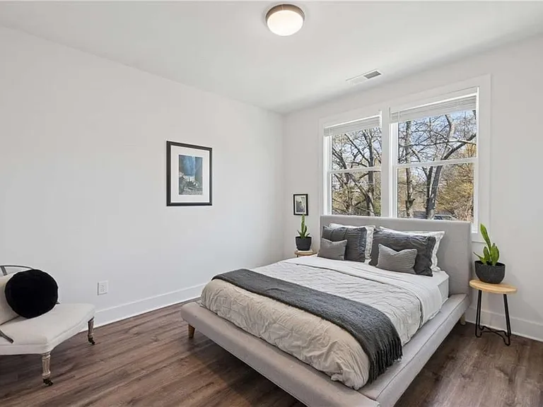 1350 May Ave #9 — Photo 26