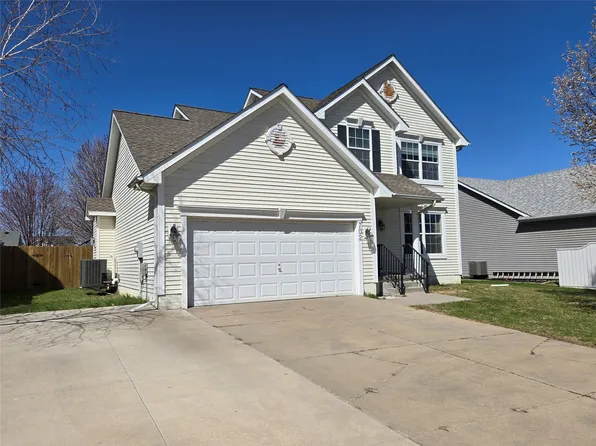 702 SE Dovetail Rd, Grimes, IA 50111