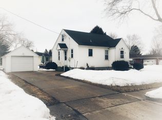 825 9th Ave NE, Waseca, MN 56093