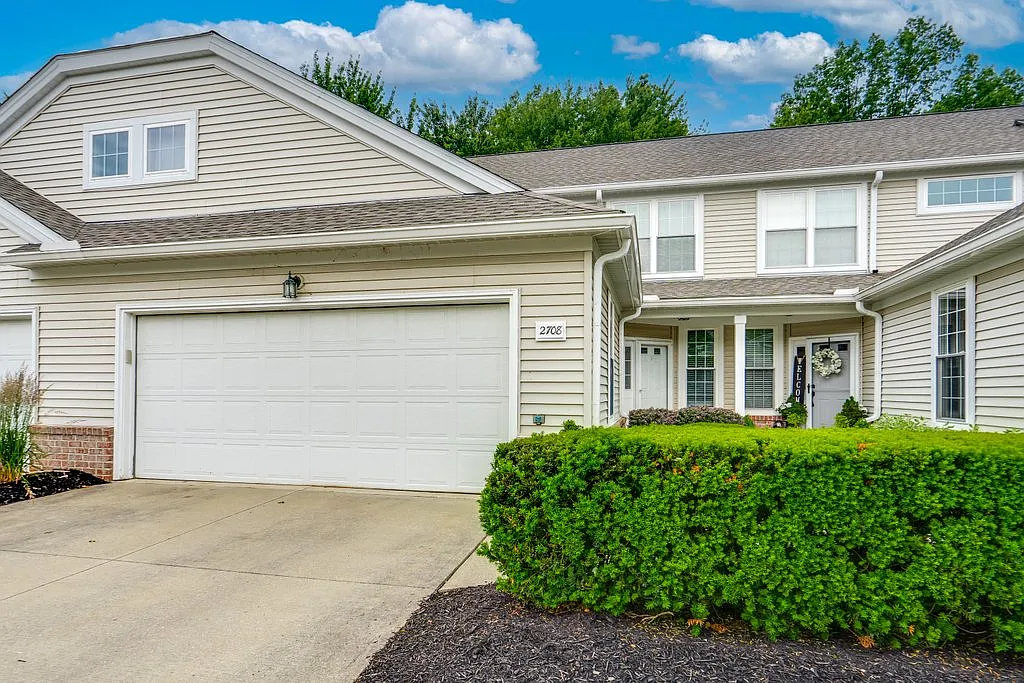 3 bed, 2.5 bath, 1709 sqft, $2,800 — Photo 1