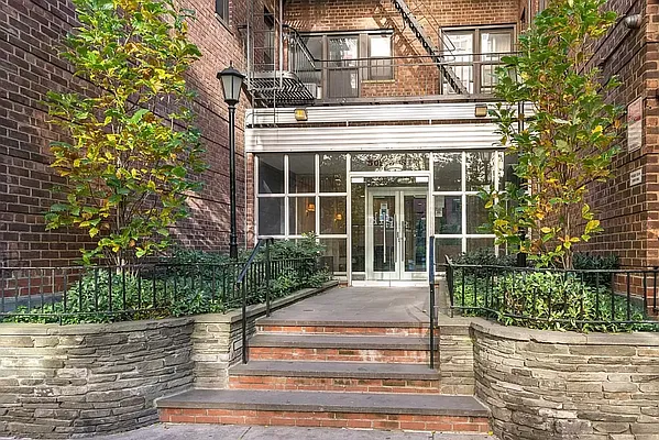 Rented by Douglas Elliman | media 18