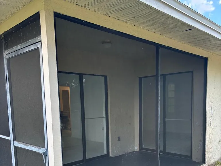 658 Royalty Ct — Photo 13