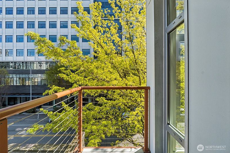 3rd image of 401 9th Avenue N #201
