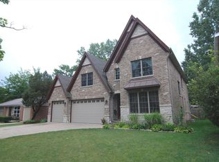 416 N Ridgeland Ave, Elmhurst, IL 60126