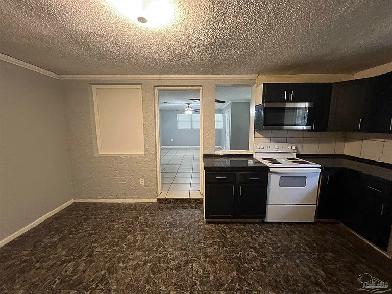 203 Edison Dr — Photo 13