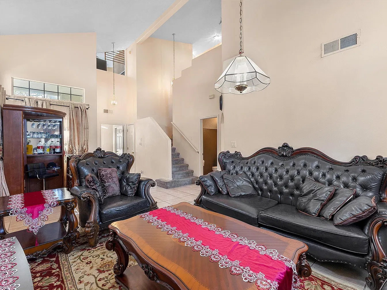 4 bed, 2160 sqft, $2,500 — Photo 3