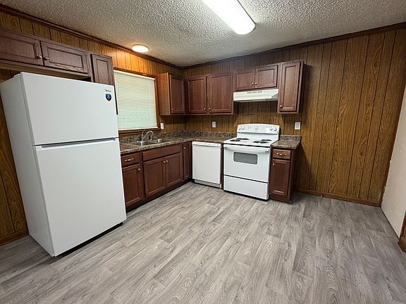 3rd image of 107 Long Rifle Rd