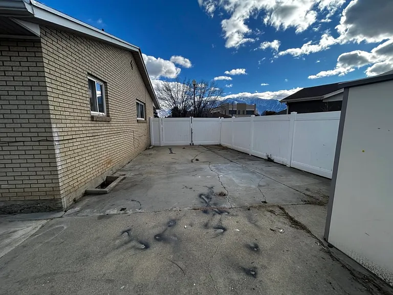 9238 S 260 E — Photo 8