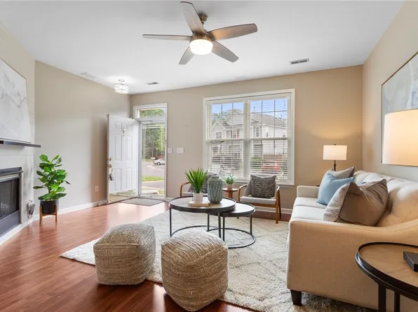 711 Windbrook Cir, Newport News, VA 23602