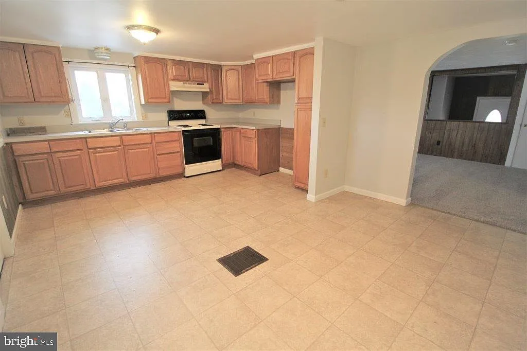 2 bed, 1.0 bath, 1260 sqft, $1,850 — Photo 3