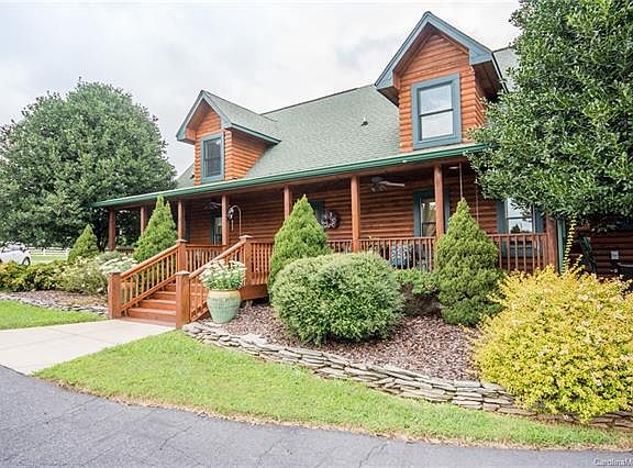 3rd image of 203 Pisgah Church Rd #1