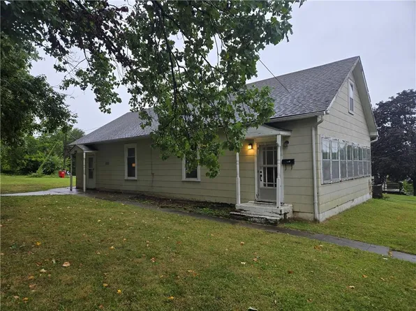 2113 Jefferson St, Lexington, MO 64067