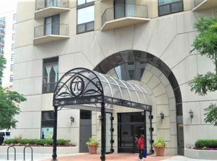 70 W Huron St APT 903, Chicago, IL 60654