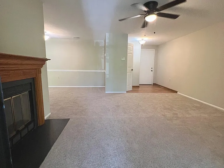 18130 Chalet Dr #8-303 — Photo 3