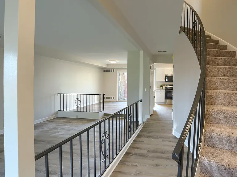 Briarcrest Gardens Apartments & Townhomes — Photo 32