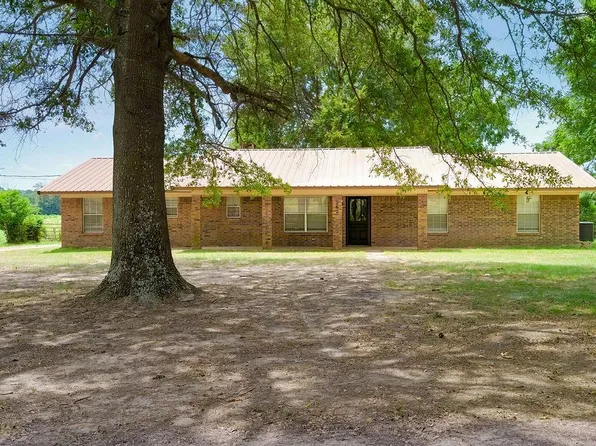 252 County Road 4108, Daingerfield, TX 75638
