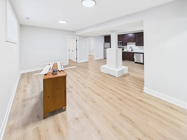 2401 S Homan Ave — Photo 19