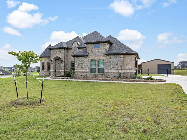 518 Christian Way, Azle, TX 76020