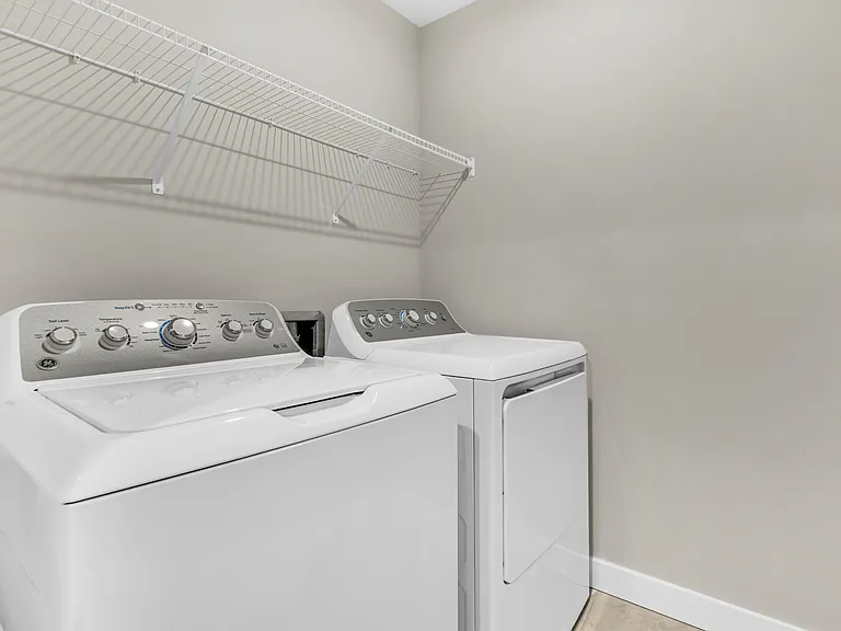 1292 Divot Cir — Photo 32