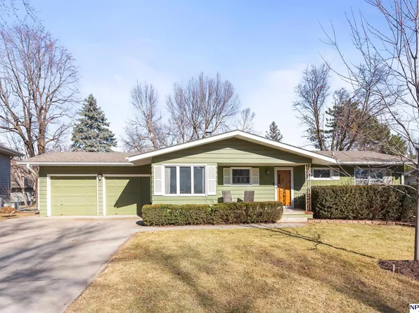 11226 Westover Rd, Omaha, NE 68154