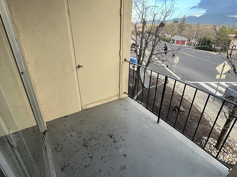 105 Rule Ct — Photo 12