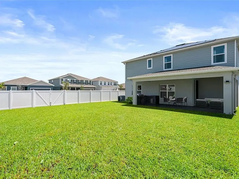 100 Lavenna Ave — Photo 20