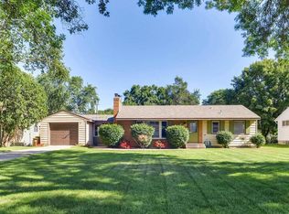 2121 Roth Pl, White Bear Lake, MN 55110