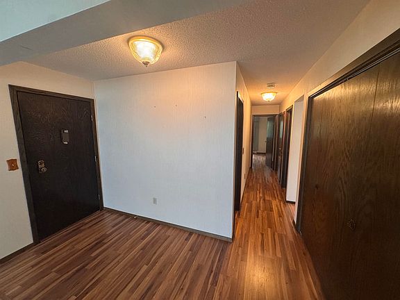 5th image of 1000 20th Ave NW