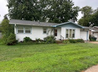 521 Charles Rd, Hebron, NE 68370