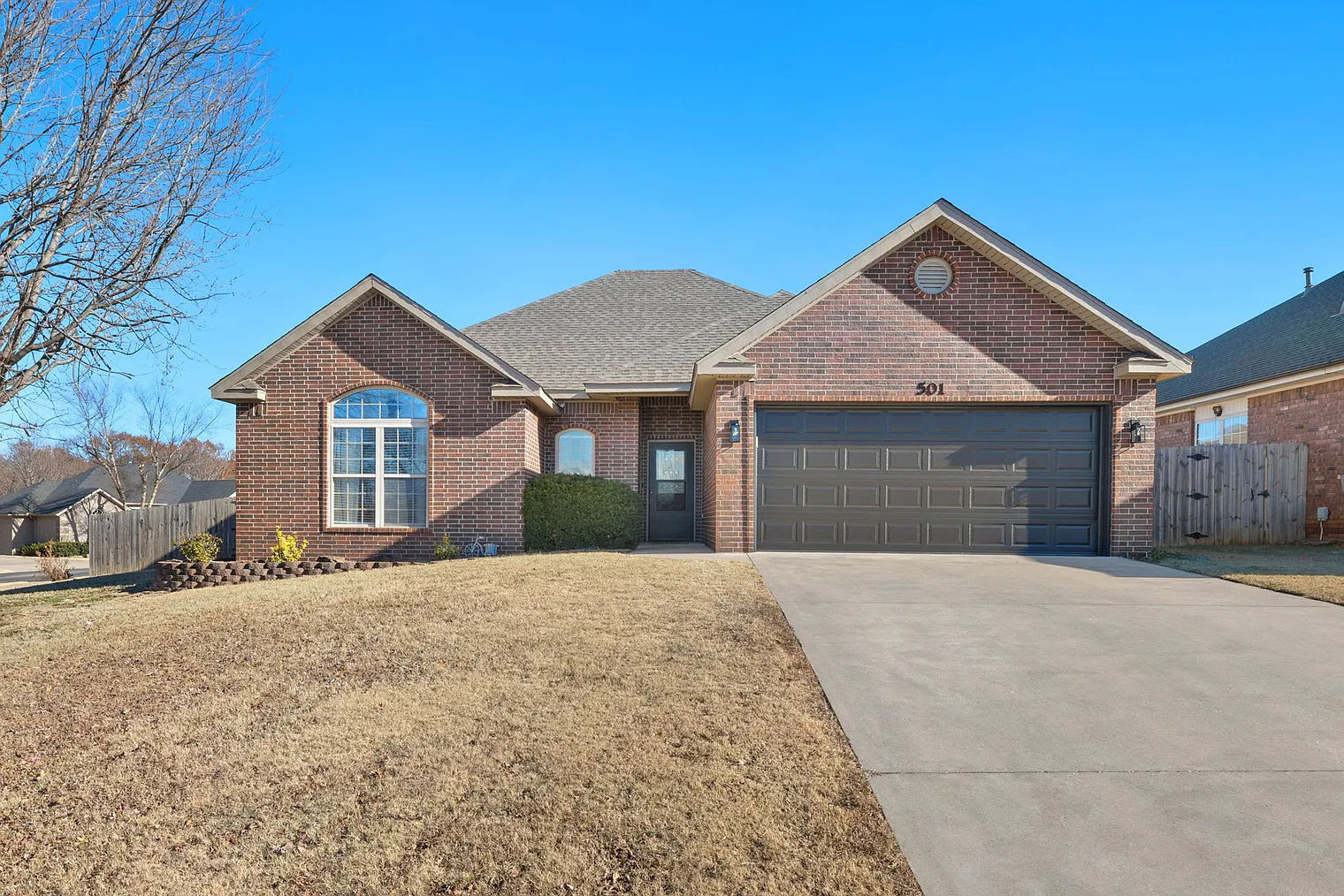 3 bed, 2.0 bath, 1722 sqft, $4,228 — Photo 3