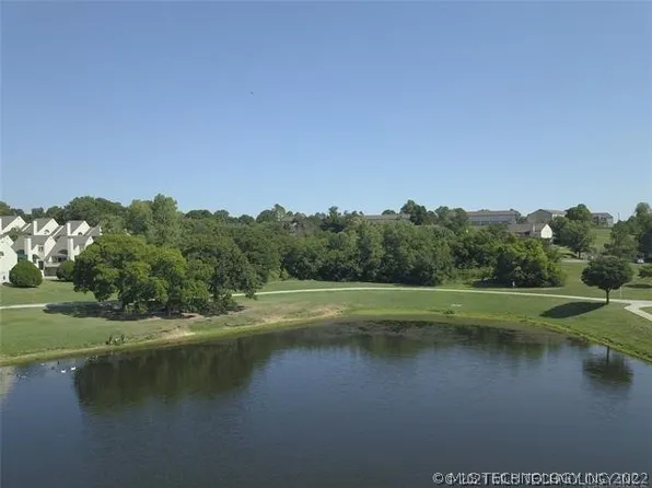 5600 E 72nd St S, Tulsa, OK 74136