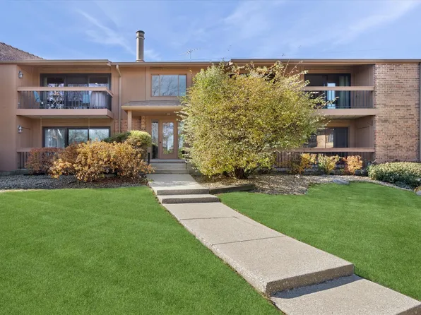 7990 Garfield Ave APT 14-3, Burr Ridge, IL 60527