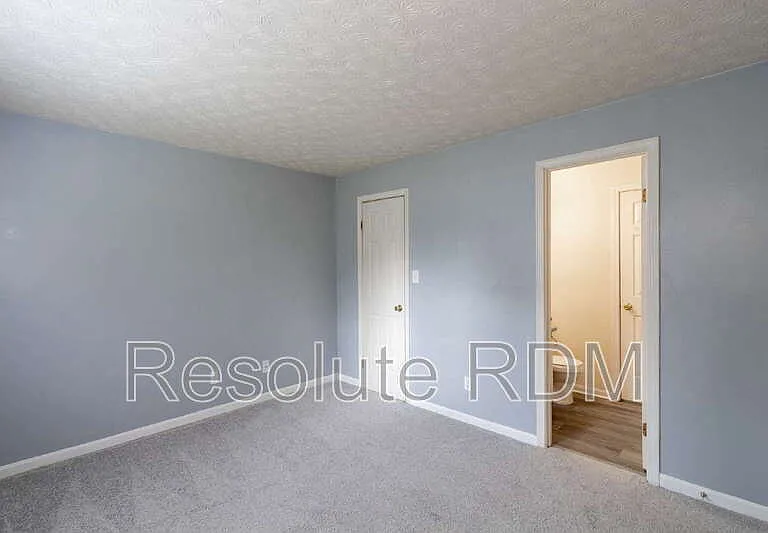 3826 Ireland Dr — Photo 28