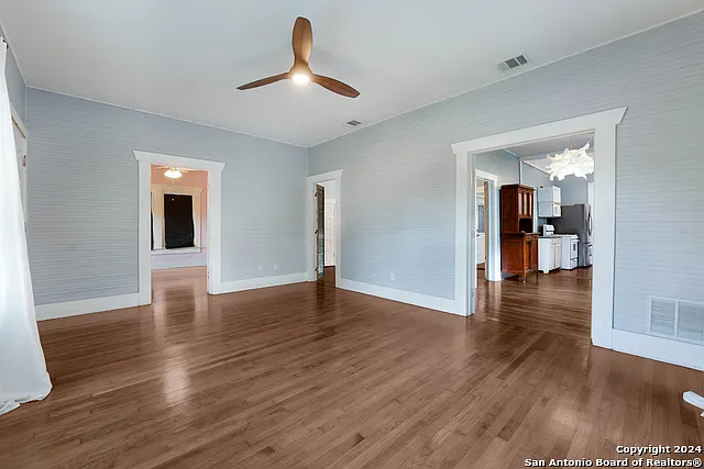 116 Pershing Ave — Photo 3