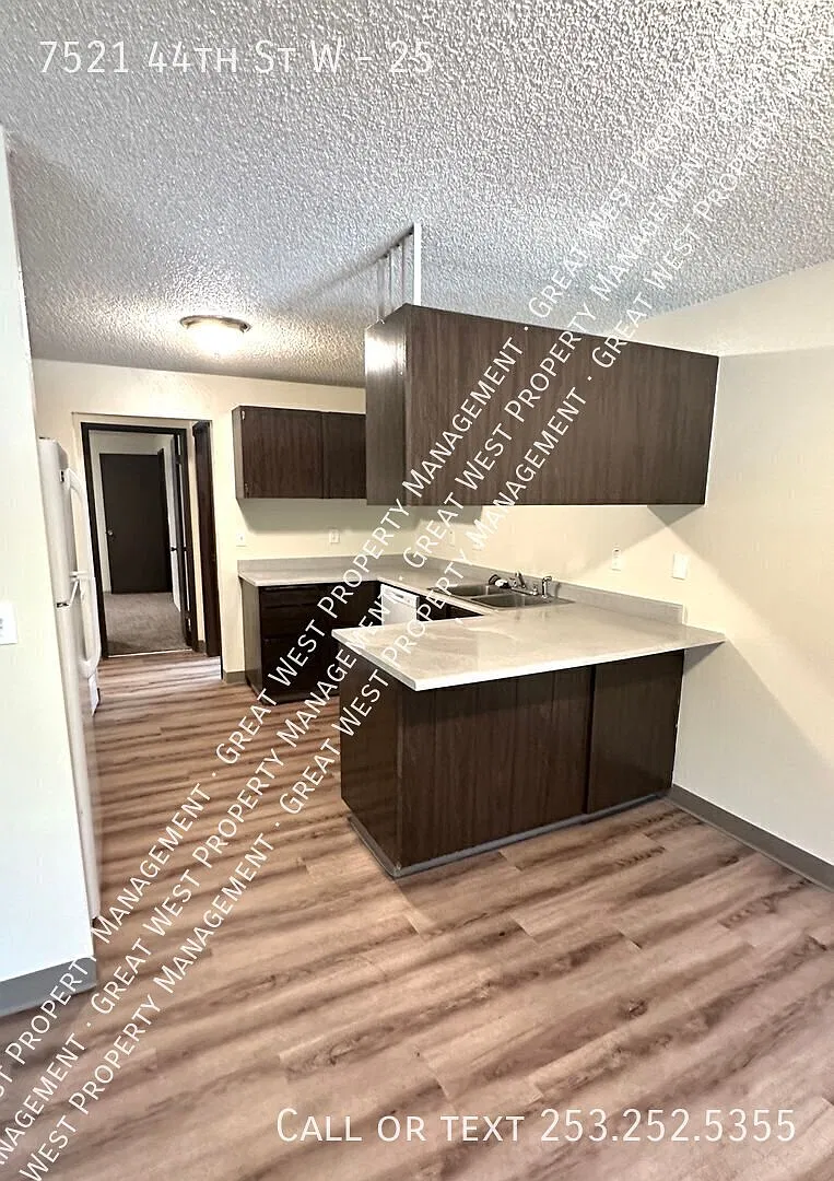 Move In Special- First Month Free Rent! Spacious One Bed Apartment $1,375/Mo. — Photo 2