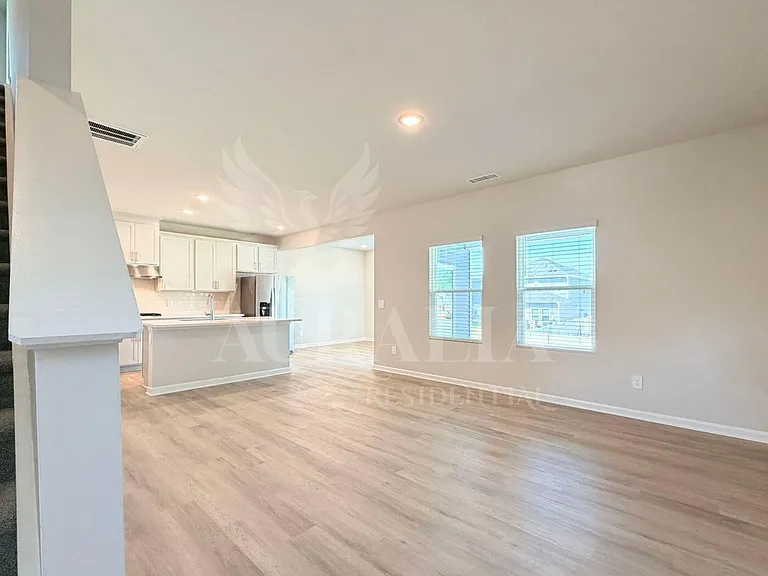 645 Red River Dr — Photo 5