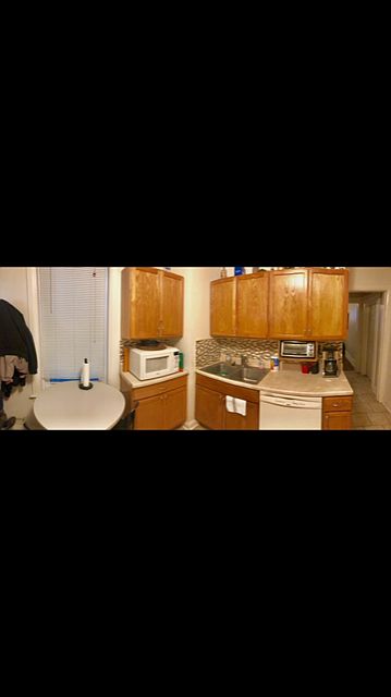 2nd image of 1446 W Taylor St #3