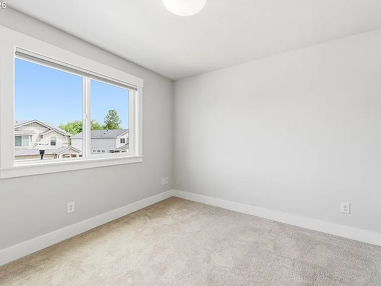 47 S 39th Dr — Photo 20