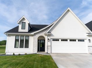 1541 Hazel St, Pella, IA 50219