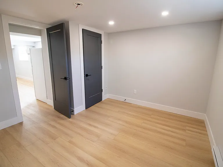 179 Burnside Dr #LOWER — Photo 20