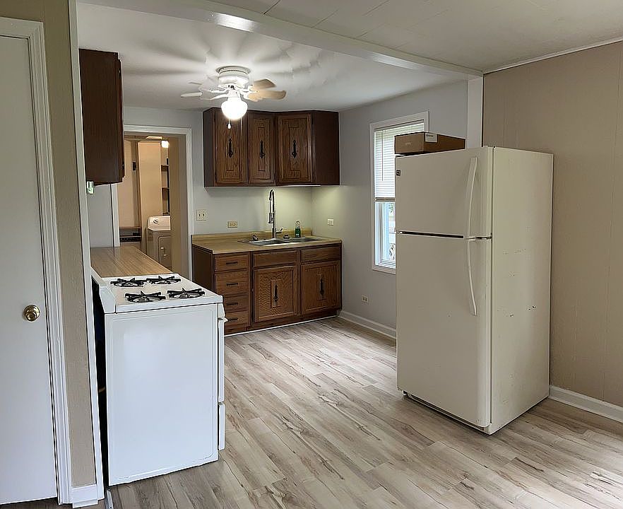 1st image of 28W559 Rogers Ave Unit 2
