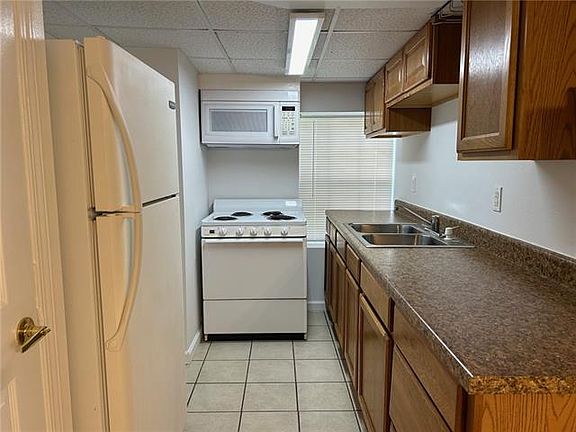 5th image of 5653 Woodlawn Pl APT C