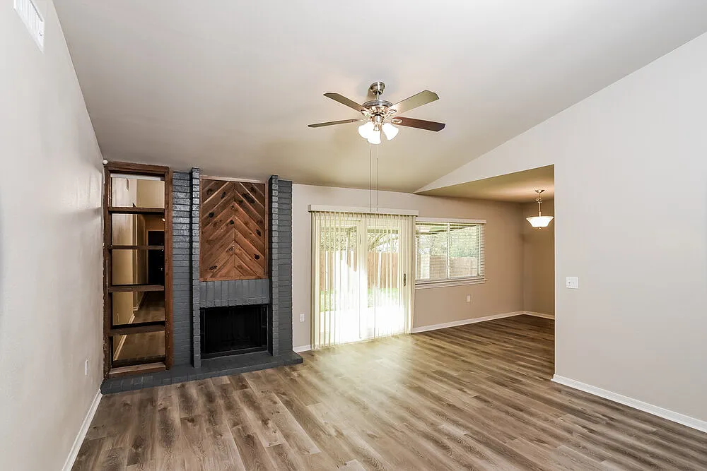 4 bed, 2.0 bath, 1544 sqft, $1,950 — Photo 4