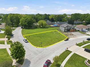 806 W Westgate Dr, Peotone, IL 60468