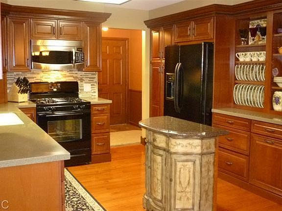 3rd image of 8295 Wallinwood Springs Dr #18