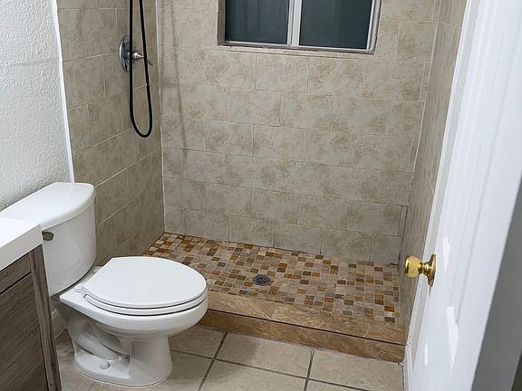 5th image of 15420 SW 301st St