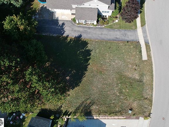 5th image of 10642 Shrewbury St Lot 35