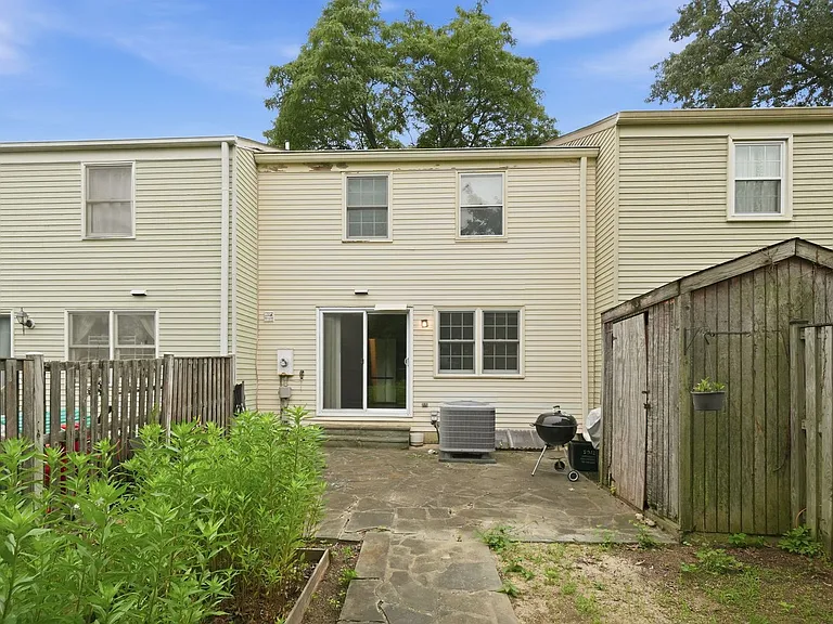 9018 Jersey Dr — Photo 23