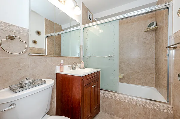 Rented by SBNY RE | media 32